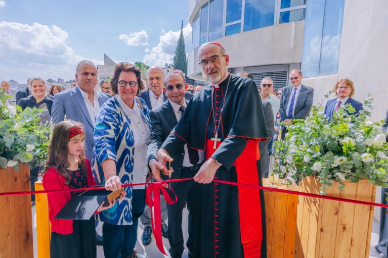 Neubau der Tageschirurgie am Caritas Baby Hospital feierlich eröffnet Neubau der Tageschirurgie am Caritas Baby Hospital feierlich eröffnet